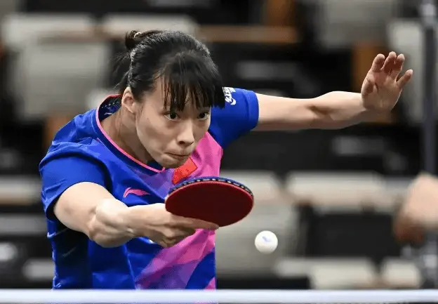 轻的国乒小, 之战